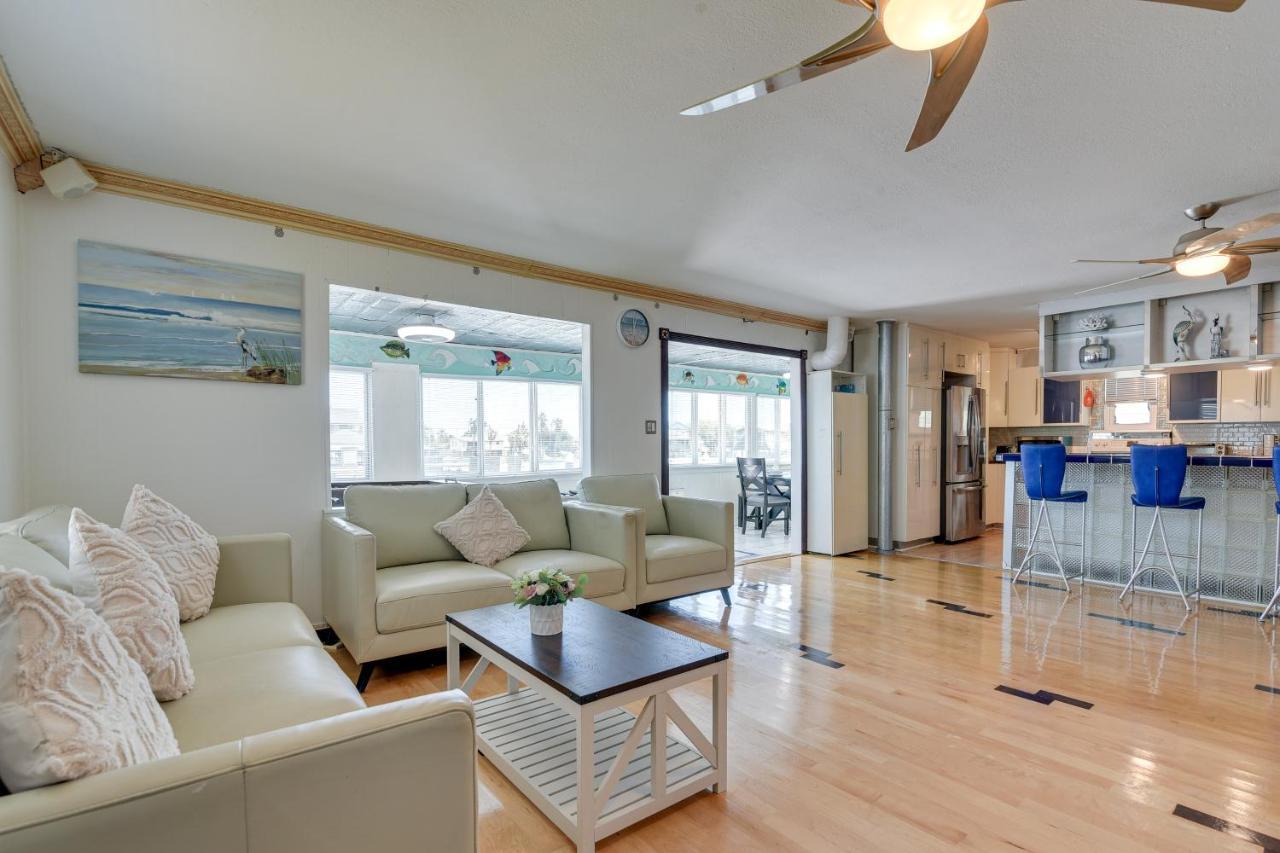 Waterfront Galveston Bay Retreat - 4 Mi To Beach! Exterior photo