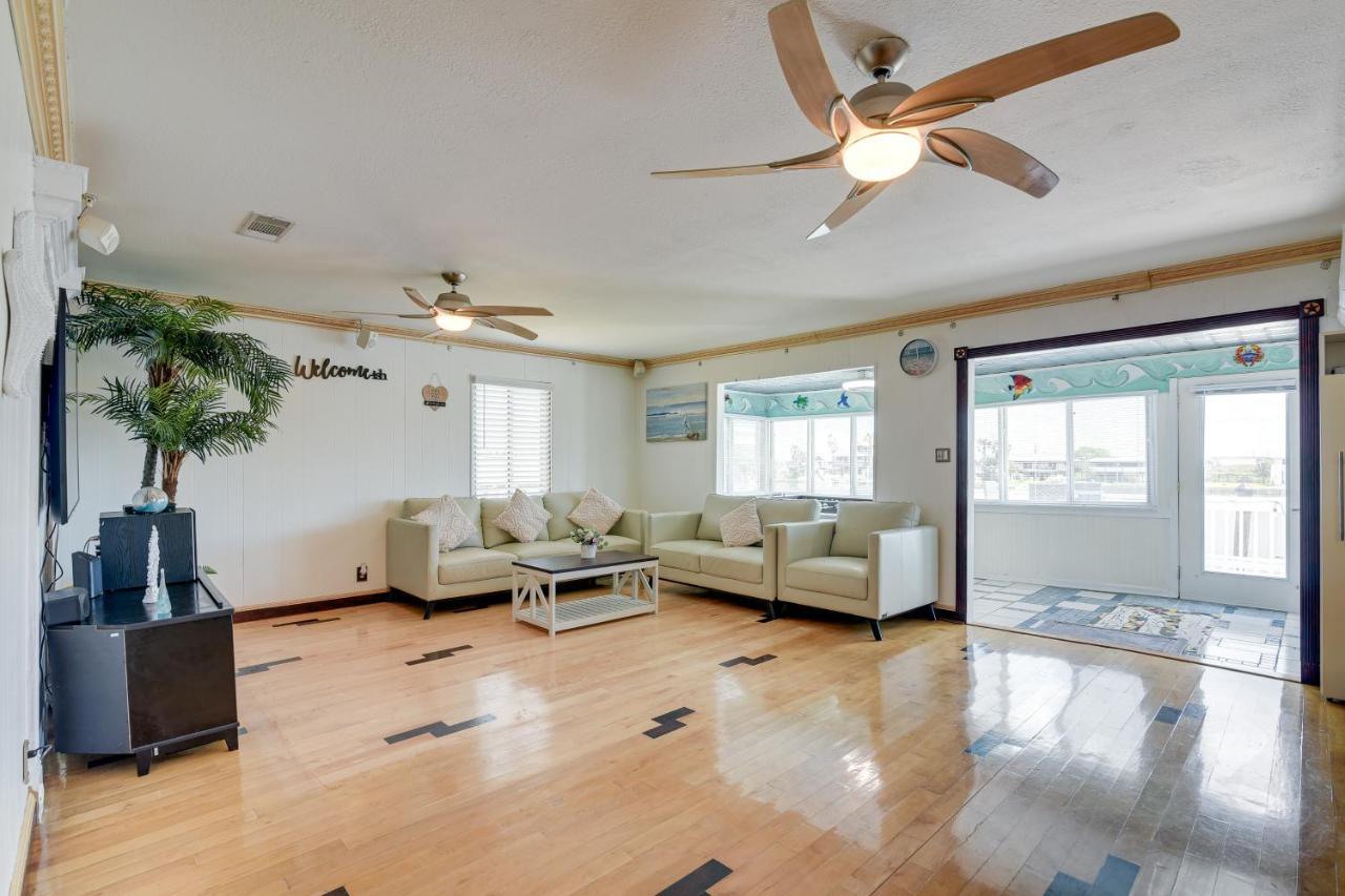 Waterfront Galveston Bay Retreat - 4 Mi To Beach! Exterior photo